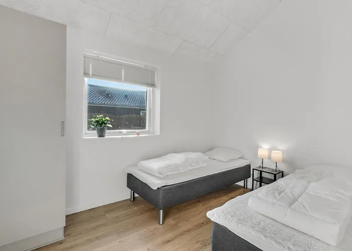 In With Kitchen * Romo