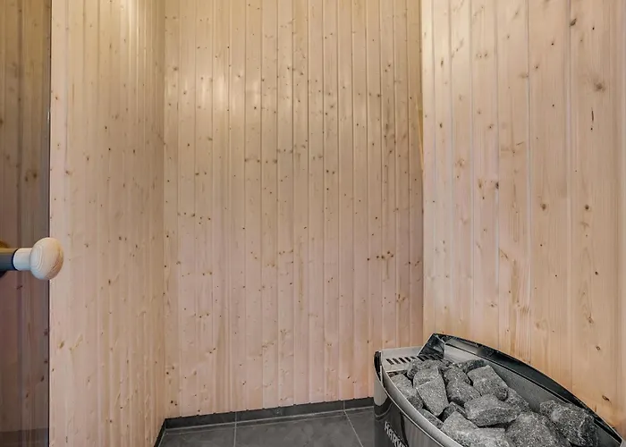 In With Kitchen * Romo